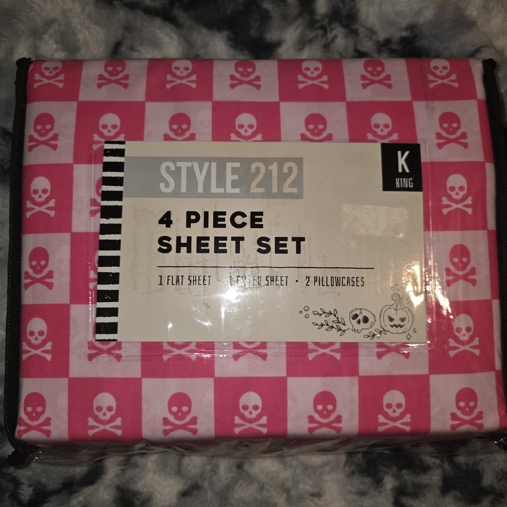 Pink Skull 4 Piece Sheet Set - King